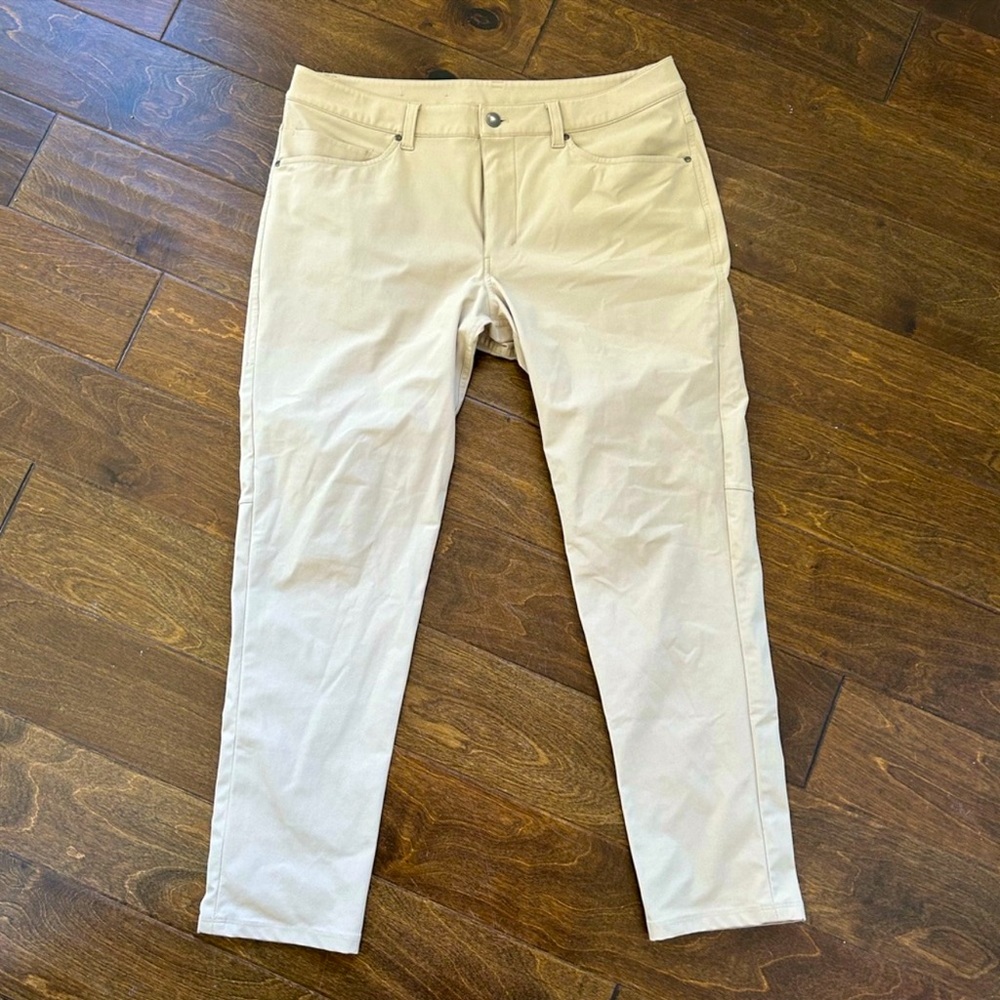 Lululemon Men’s Khaki Slim Fit Pants.Size 34x30.